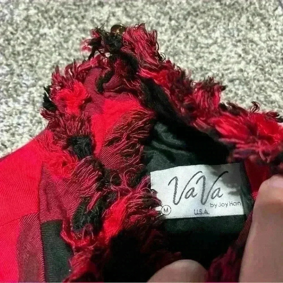 Va Va by Joy Han Buffalo Plaid, Fringe Neck, Open Shoulder Size M - Picture 7 of 13